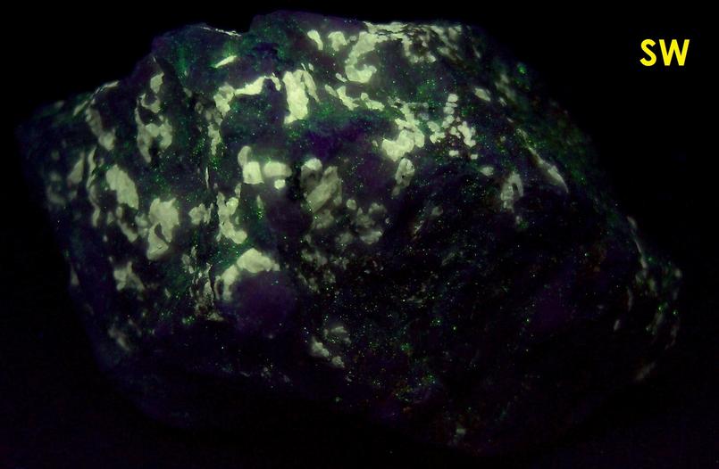 fluorescing FLUOBORITE, CHONDRODITE, PYRITE, CALCITE - Lime Crest Quarry (Lime Crest-Southdown Quarry), Sparta Township, Sussex County, New Jersey, USA - for sale