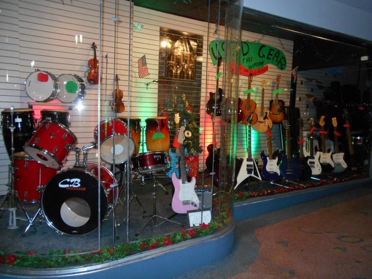 Used musical Equipment, used guitars, used musical instruments
