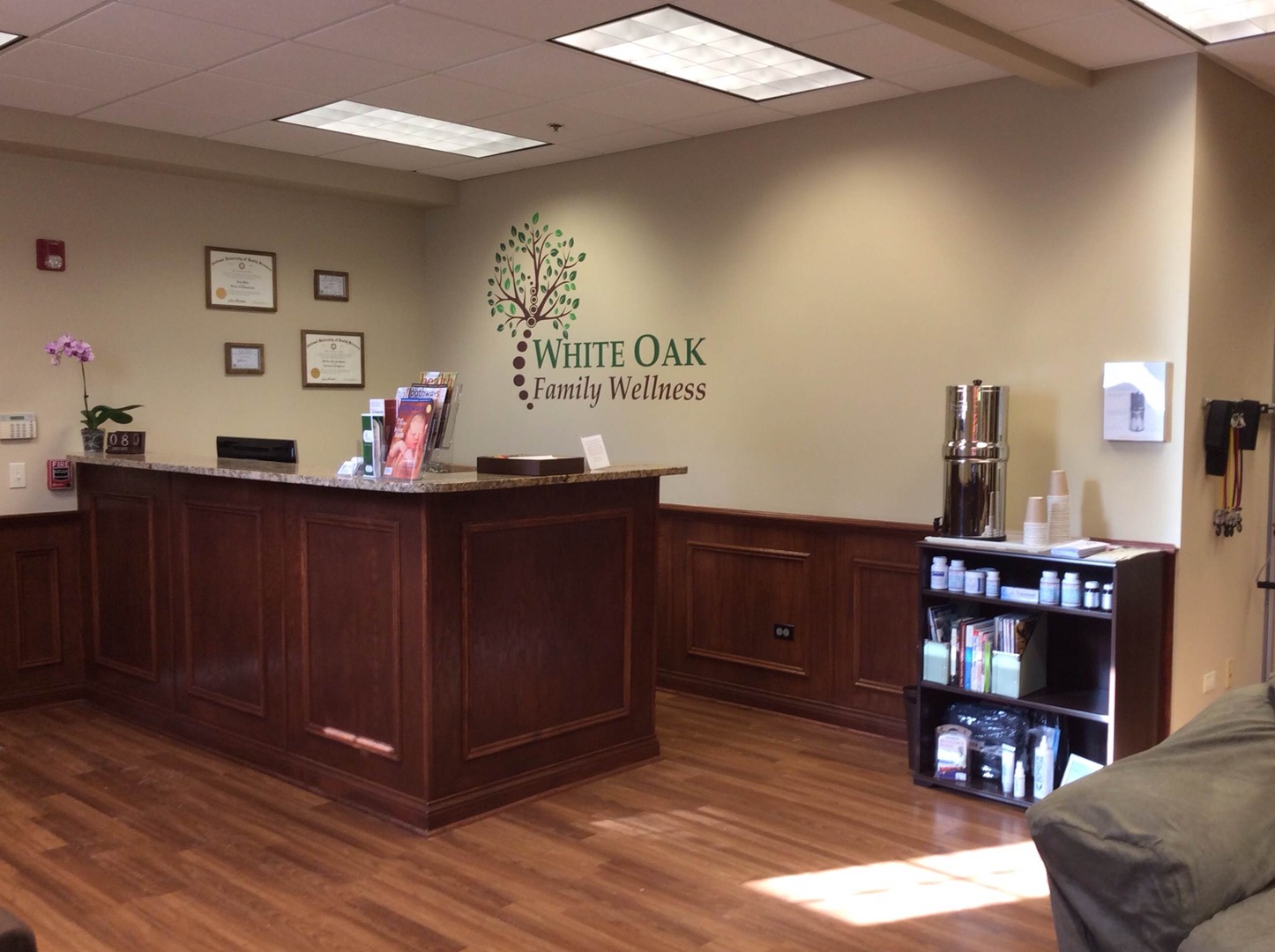 Front desk at White Oak Family Wellness in St. Charles, IL