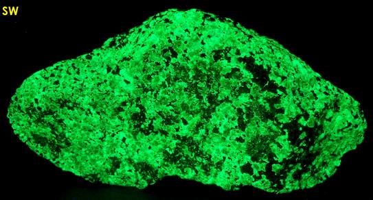 fluorescent WILLEMITE with FRANKLINITE - Franklin Mine, Franklin, Franklin Mining District, Sussex County, New Jersey, USA
