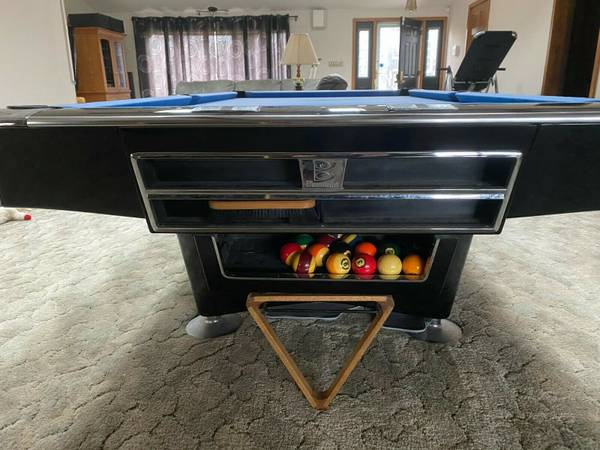 8' Brunswick Gold Crown III Pool Table For Sale