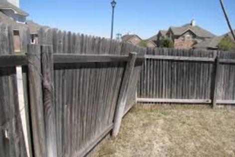 Wood Metal Iron Fence Removal Fence Dismantling Fence Disposal Fence Deck Haul Away Service And Costs 2018 | Omaha NE | Omaha Junk Disposal