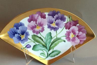 Original Design by Irene Graham PANSIES ON FAN TRAY