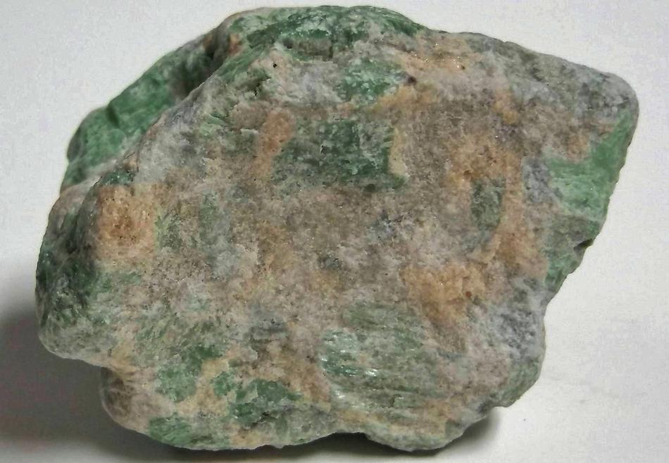 Chromian Diopside, Grossular Garnet, Calcite, Pyrite - Hunting Hill quarry (Rockville Crushed Stone Quarry; Travilah Quarry; Rockville Quarry; Bardon Stone Quarry; Aggregate Industries Quarry), Rockville, Montgomery County, Maryland, USA