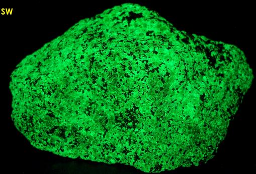 fluorescent WILLEMITE with FRANKLINITE - Franklin Mine, Franklin, Franklin Mining District, Sussex County, New Jersey, USA