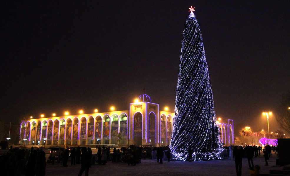 25 of The Most Elaborate Christmas Trees from Around The World