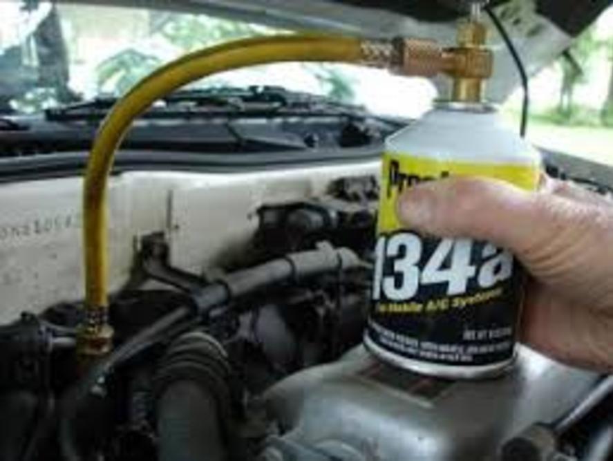 Refrigerant Replacement Services and Cost in Omaha NE| FX Mobile Mechanic Services