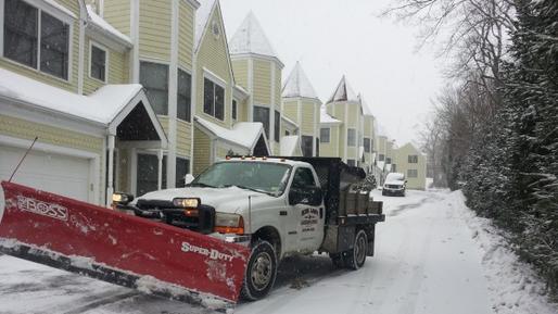 7/24 Snow Removal Services Snow Plowing and Cost Council Bluffs IA | Lincoln Handyman Services