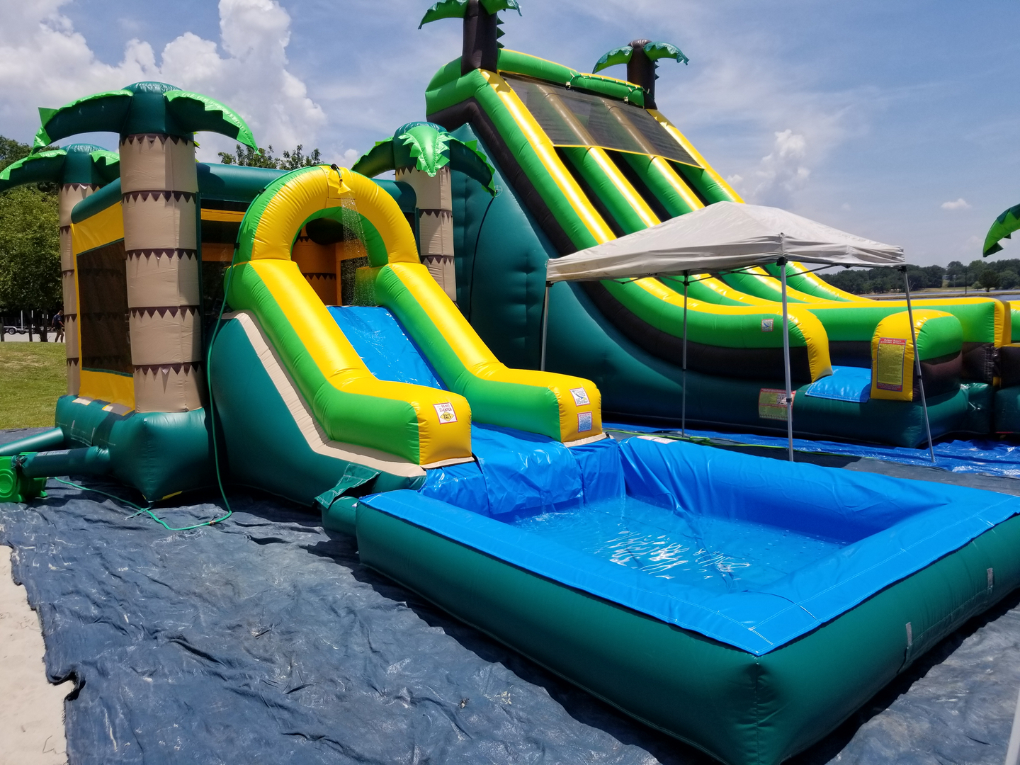 waterslide bouncy