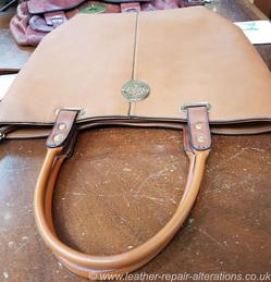 Leather bag dye