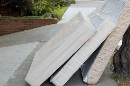 Local Bed Removal Bed Haul Away Services In Lincoln NE | LNK Junk Removal
