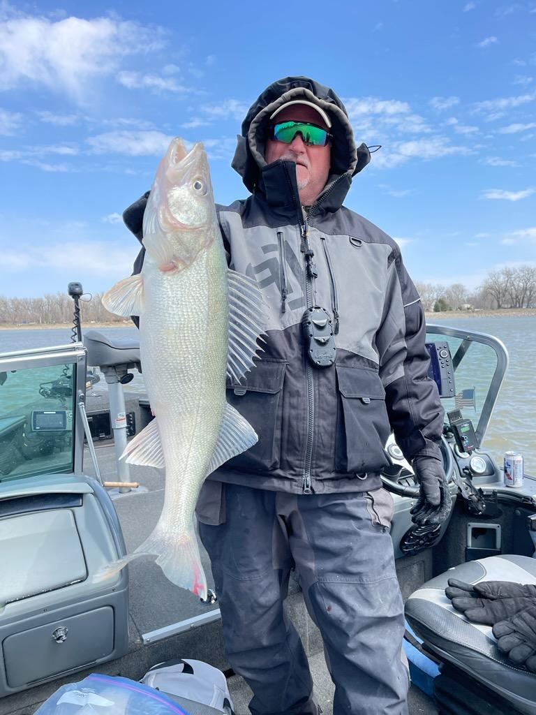 Record ND walleye caught, Blade baits still overlooked, More