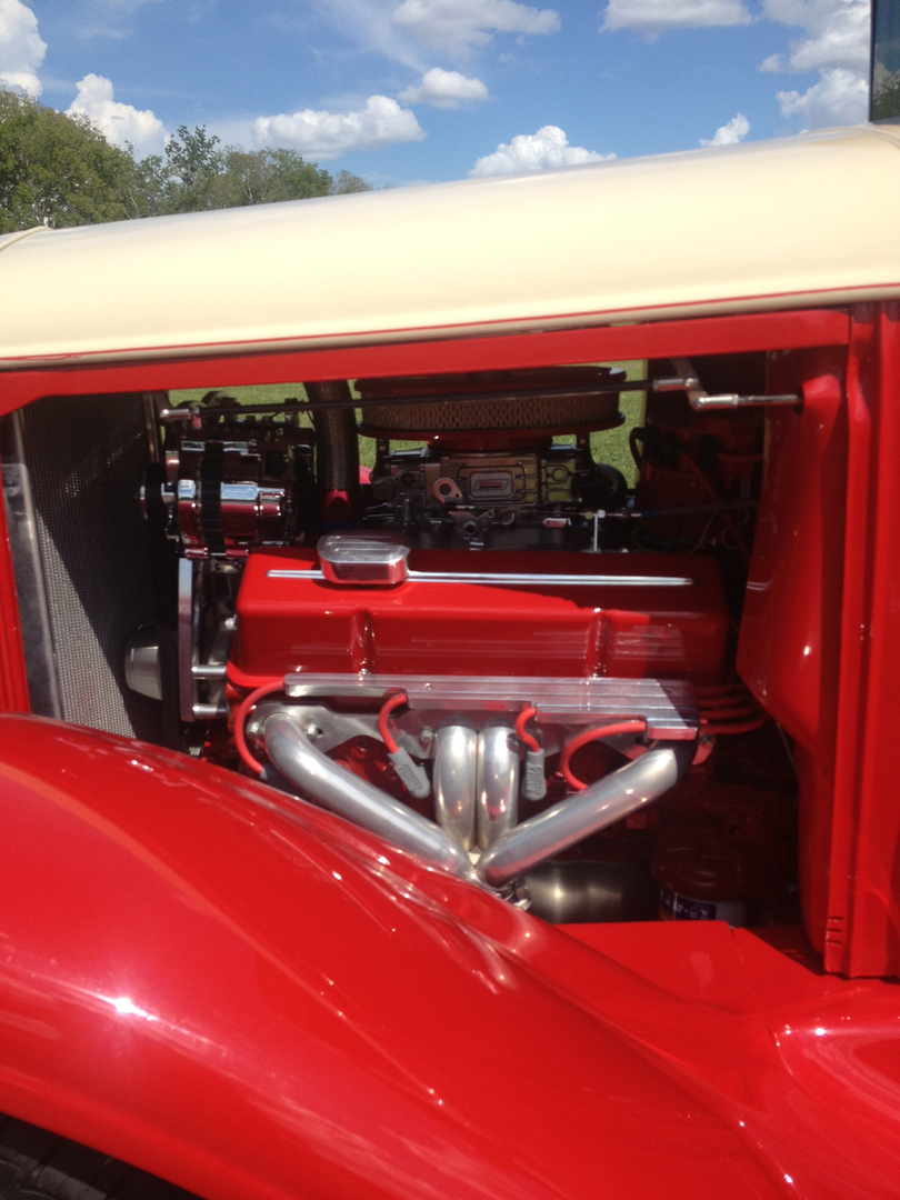 Vintage Engine Grill editorial photo. Image of display - 62373901