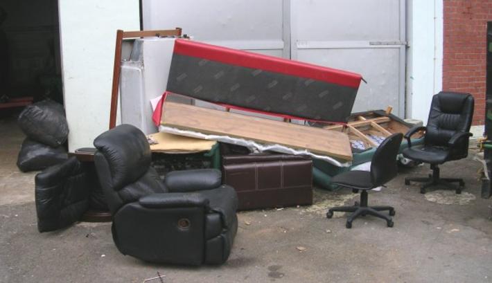 Old Broken Furniture Disposal Service in Omaha Ne – Omaha Junk Disposal