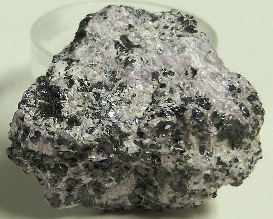 CHROMITE, CHROMIAN CLINOCHLORE KAMMERERITE - Unnamed Chromite prospects, Bare Hills, Baltimore County, Maryland, USA