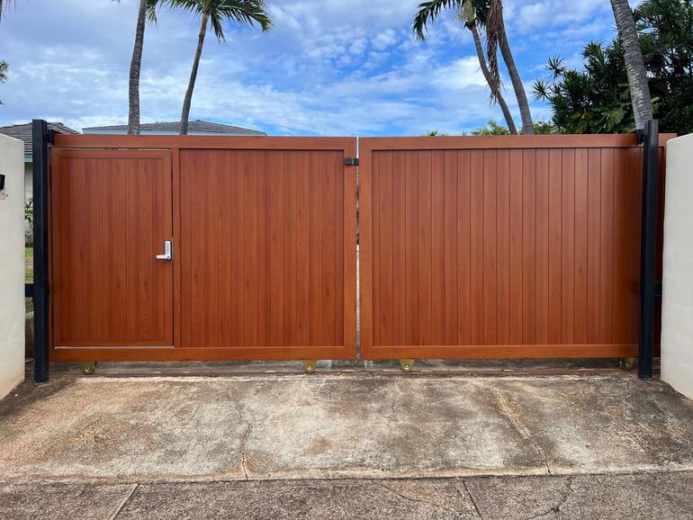 Island Style Gates, Aluminum gates Hawaii, Driveway gate Honolulu, Privacy Gates Oahu, Custom Gates Oahu, Automatic Gates Hawaii, modern aluminum driveway gates