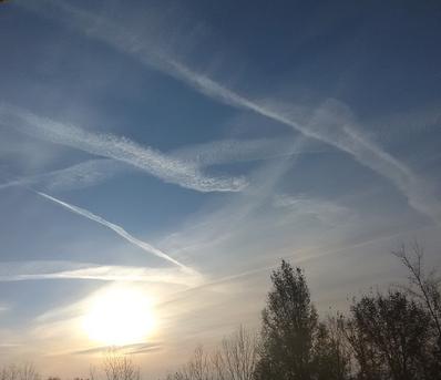 STL Chemtrails HWY 44 Westbound. Is starting to fade but llook close and the criss-cross tails.. planes flying into STL Lambert Airport off of HWY 70 don't criss-cross over HWY 44.