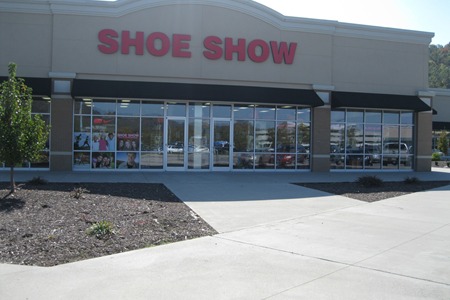 Shoe deals show closing