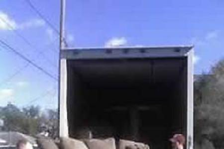 Local Furniture Delivery Furniture Pick Up Furniture Packing and Shipping Furniture Movers Service and Cost Lincoln NE | LNK Junk Removal
