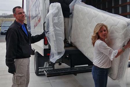 Local Mattress Moving Help in Lincoln NE | LNK Junk Removal