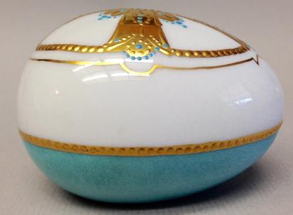 Original Design by Irene Graham Egg side view