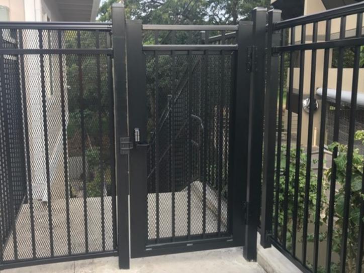 aluminum gate, commercial gates, aluminum gates and fence