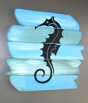 DIY Seahorse nautical wall art. Created using the Silhouette Cameo craft cutting machine. FREE step by step instructions. www.DIYeasycrafts.com