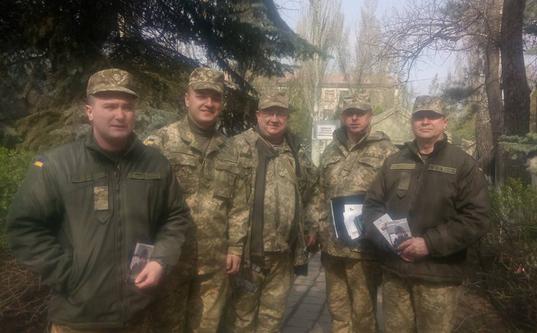 Ukraine's Minister of Defence, Stepan Poltorak, with Ukraine Support Fund founder, Lisa Shymko, in Kyiv, on the eve of the signing of the joint memorandum