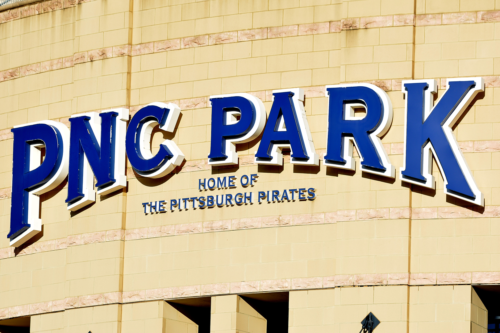 PNC Park ushers, ticket takers, ticket sellers go on strike, announce plans  to picket outside Pirates' next home game - CBS Pittsburgh