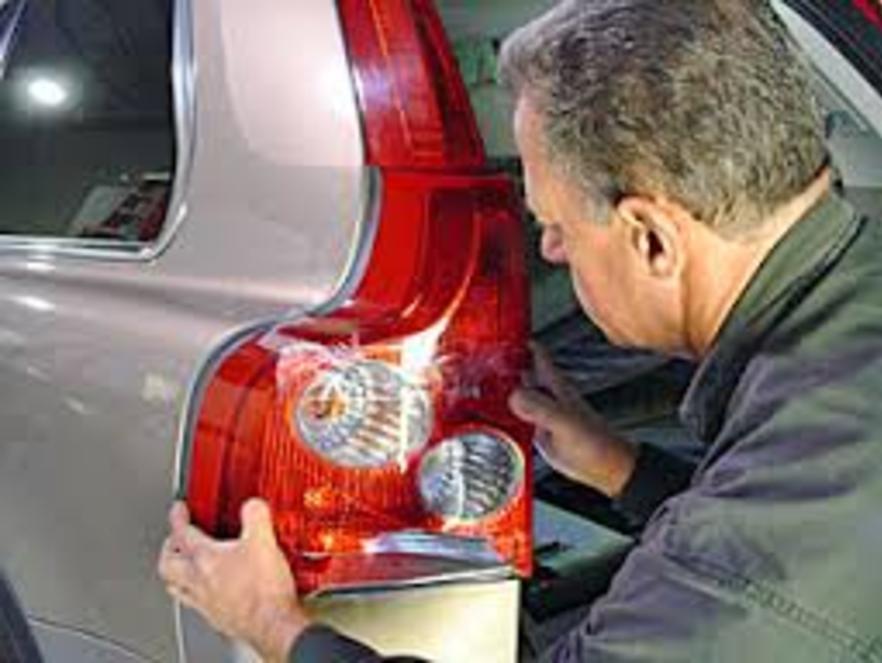 Mobile Taillight Repair Services and Cost in Omaha NE | FX Mobile Mechanic Services