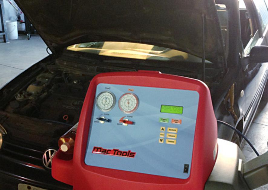 Car A/C Evacuate Recharge Repair Services in Omaha NE | FX Mobile Mechanic Services