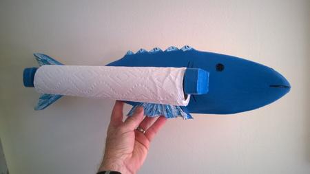 How to make a beach decor fish shaped towel rack. This one is designed to hold a roll of paper towels. www.DIYeasycrafts.com
