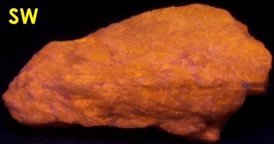 fluorescent TREMOLITE, Clino-suenoite Manganocummingtonite, Mn-bearing Anthophyllite - Balmat, Balmat–Edwards Zinc District, St. Lawrence County, New York, USA