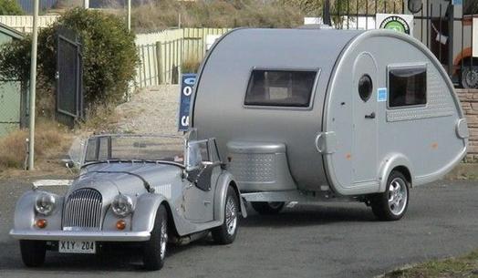 vintage teardrop camper