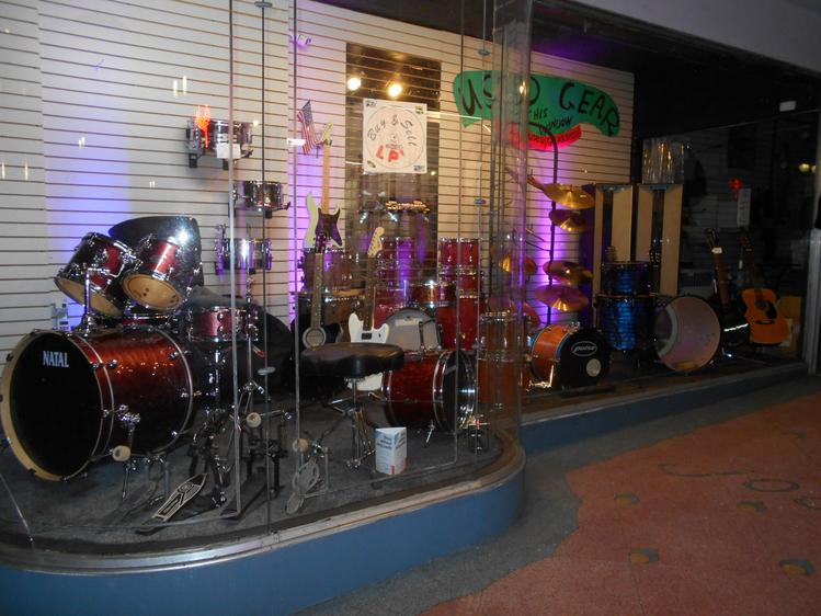 Used musical Equipment, used guitars, used musical instruments