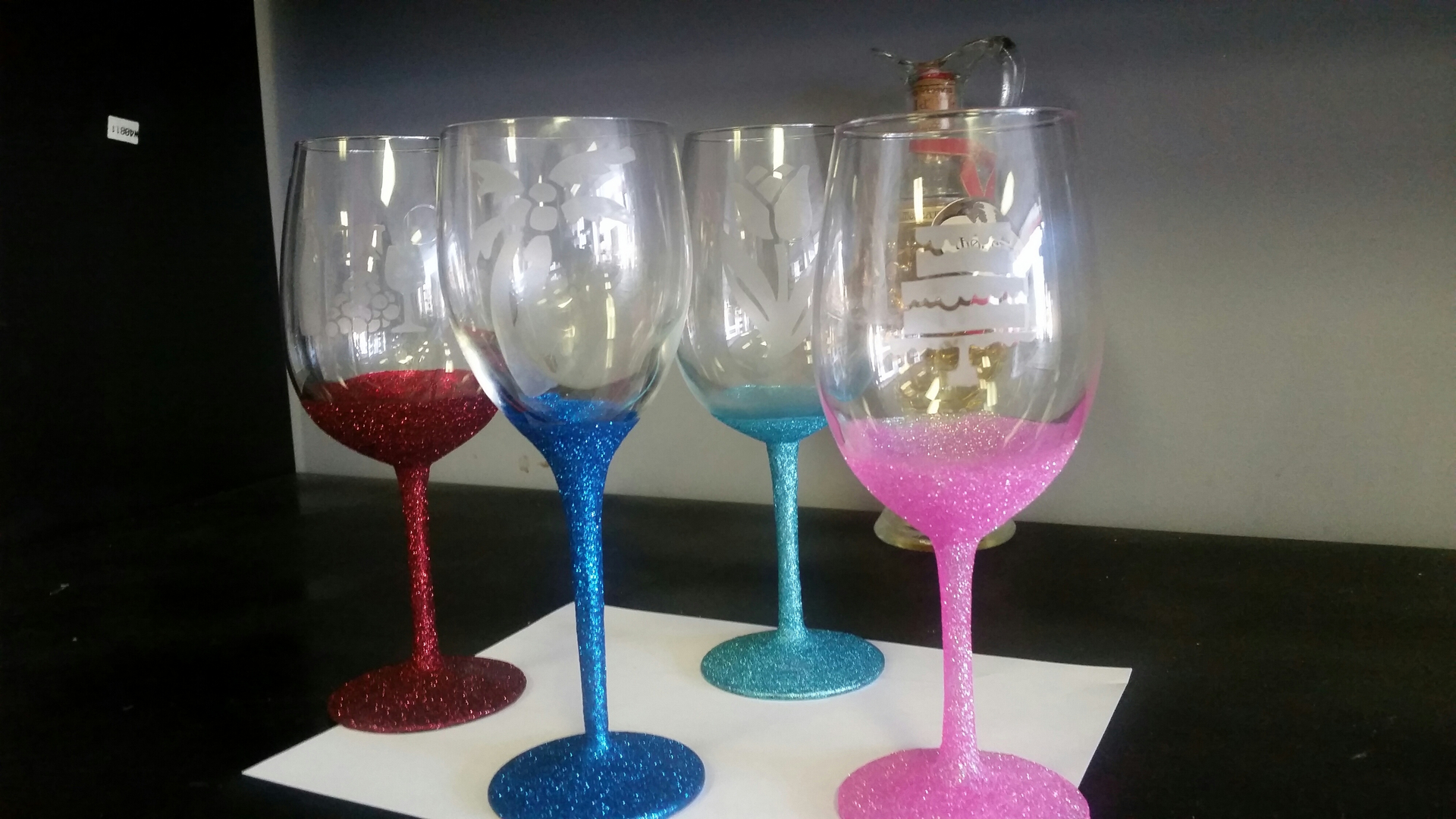 6 pink glitter wine glasses  Decorated wine glasses, Glitter wine