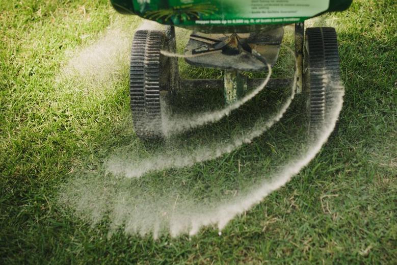 COMPETENT LAWN FERTILIZATION SERVICES IN EDINBURG MCALLEN TEXAS