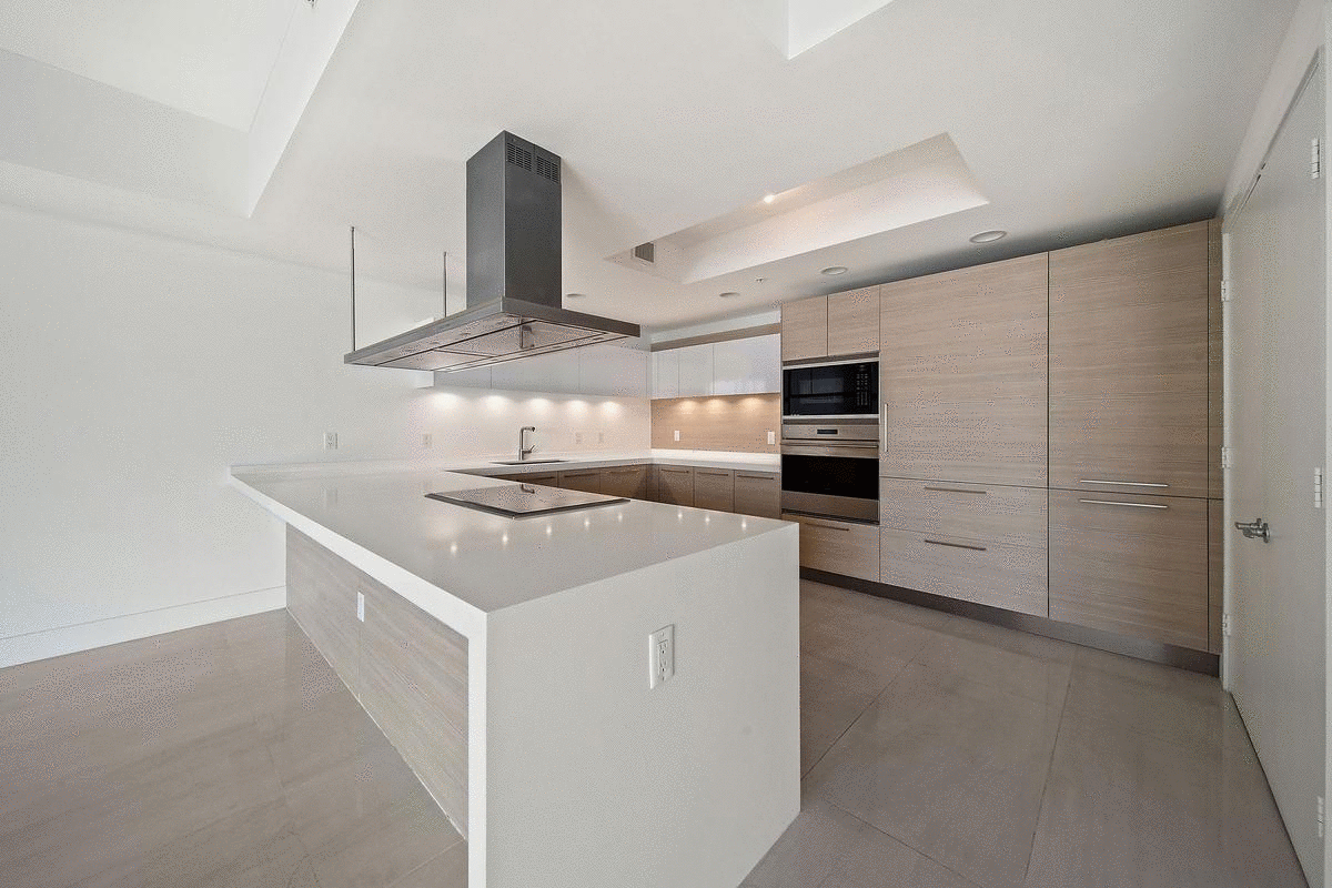 Maimi luxury residence; Marina; Boat Docks; Condo wit Dock; Aventura