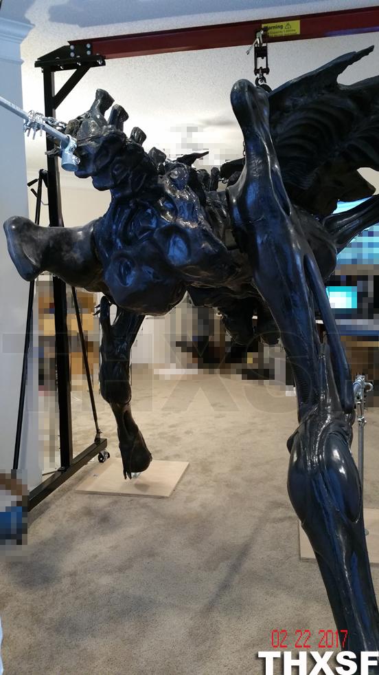 Life Size Queen Alien