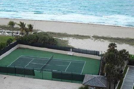 Hampton Beach Club Tennis Court