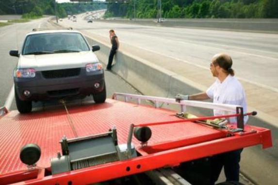EMERGENCY ROAD SIDE ASSISTANCE IN GLENWOOD IA – 724 TOWING SERVICE OMAHA When you're stuck on the highway, we'll come to your rescue - fast!