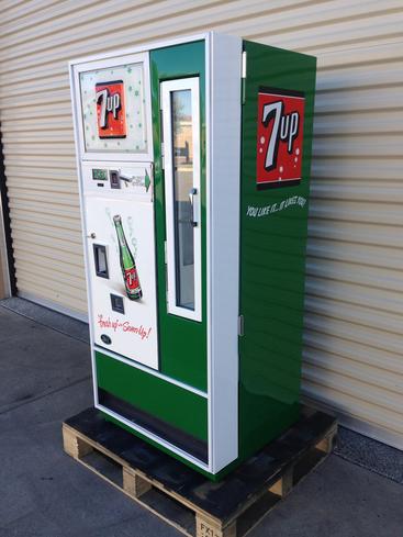 7-up Selectivend antique soda machine