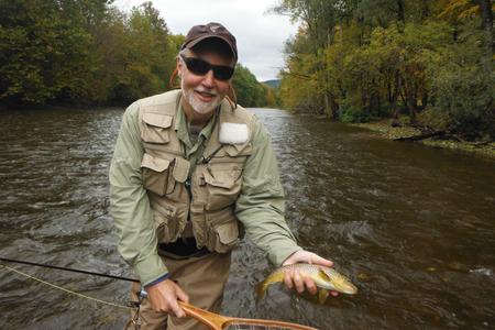 Fly Fishing Guide to the Battenkill: Complete Guide to Locations, Hatches,  and History: Lyons, Doug: 9780811771955: : Books