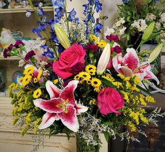 helotes florist and flowershop valentines day flowers pink roses yellow and lilys
