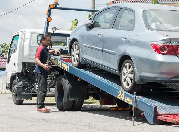 THE PREMIER MERCEDES BENZ TOWING SERVICE IN OMAHA