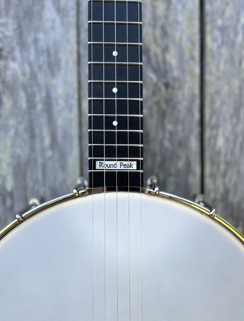 Round shop peak banjo