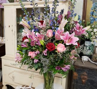 Valentines Day Flowers floral bouquet arrangement vase helotes florist flower shop