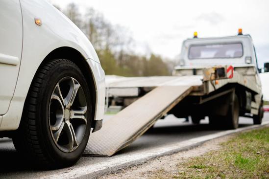 EMERGENCY ROAD SIDE ASSISTANCE IN WEEPING WATER NE – 724 TOWING SERVICE OMAHA When you're stuck on the highway, we'll come to your rescue - fast!