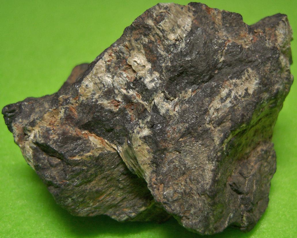 Black Magnetite, green Antigorite, high Cr2O3, TiO2 and ZrO2, Rock Springs Iron Mine, Fulton Township, State Line Chromite District, Lancaster County, Pennsylvania, USA