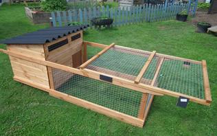 Bantam house and run available at Chickenfeathers